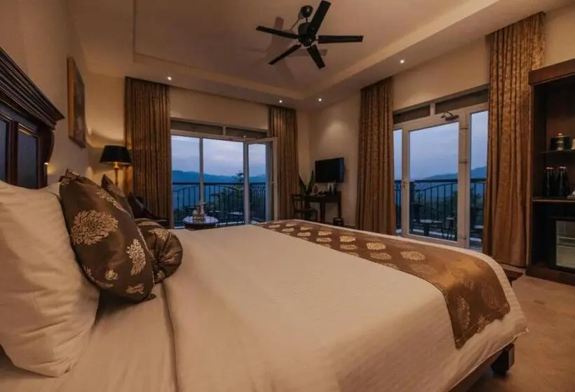 バルコニー付きデラックスルーム, Montrose Golf Resort & Spa