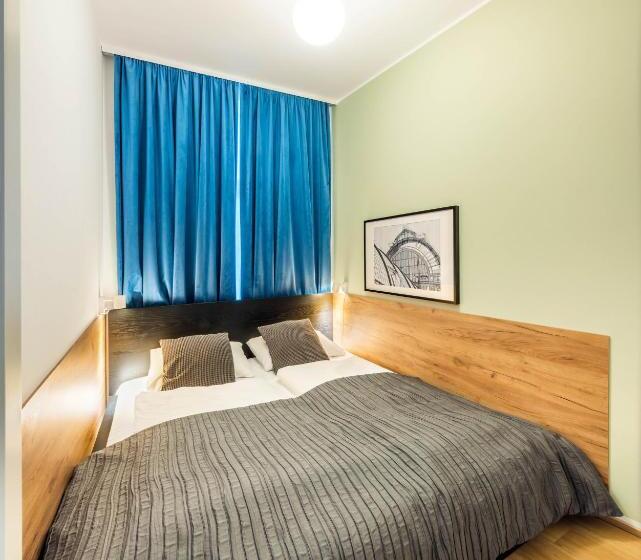 スイート, Jimmy S Apartments Emerald