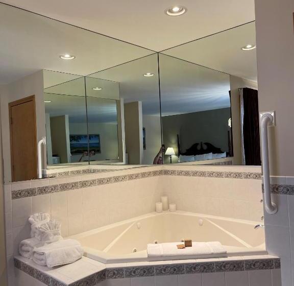 带大床的标准间, Mohican Resort Motel, Conveniently Located To All Lake George Attractions