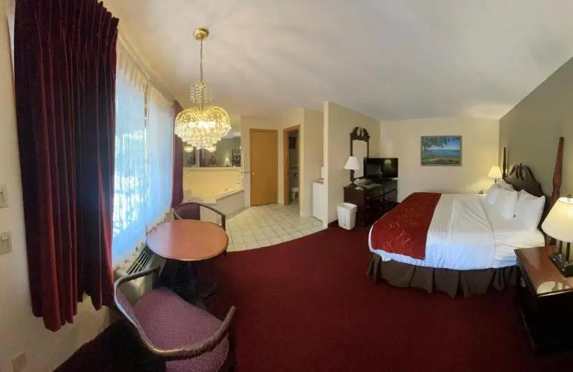 キングサイズベッドのスタンダードルーム, Mohican Resort Motel, Conveniently Located To All Lake George Attractions