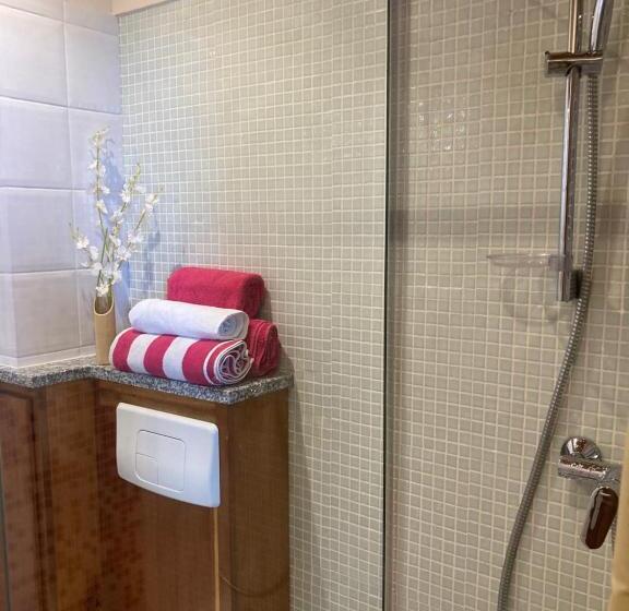 استودیو خانوادگی, Pendora Appartements