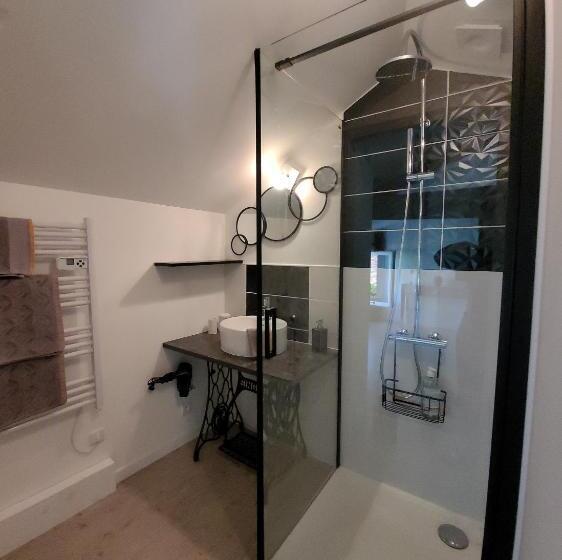 标准间, Au Creux Des Vignes