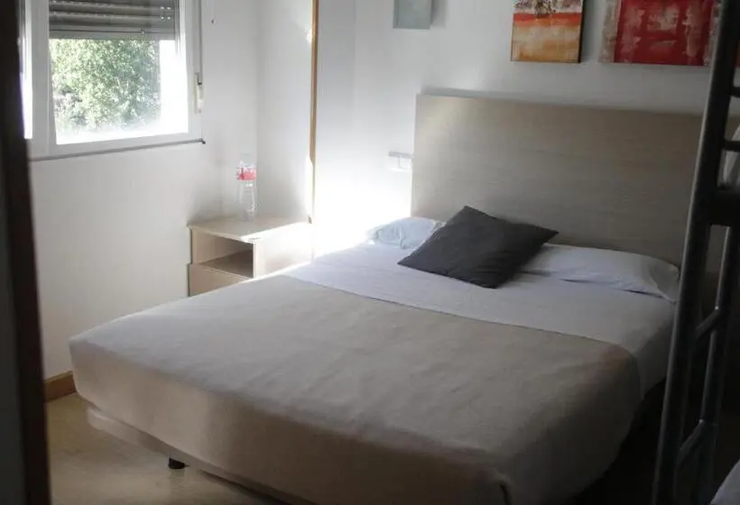 اتاق استاندارد, Hostal Francisco Salinas