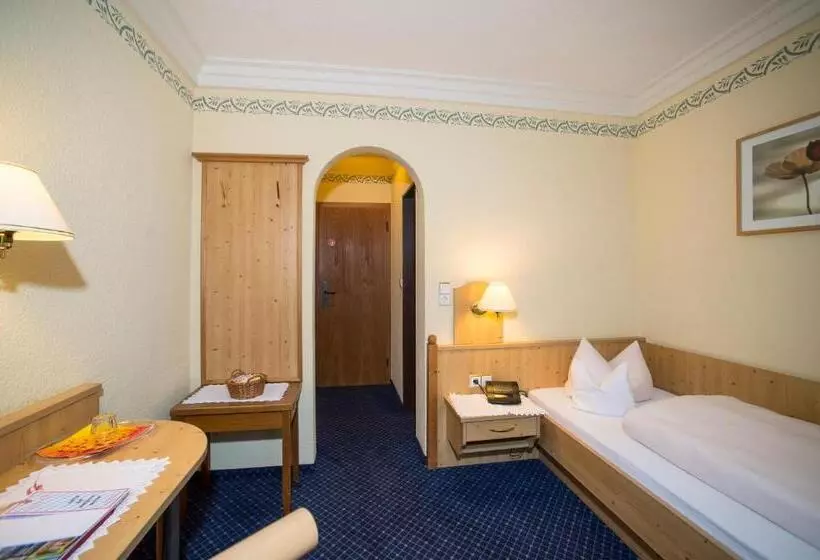 クラシックシングルルーム, Aktivhotel & Gasthof Schmelz Ihr Urlaubs Hotel In Inzell Mit Wellness Hallenbad, Alpensauna & Dampfb