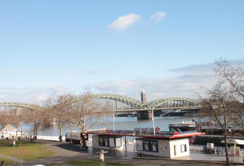 Номер Стандарт, Altstadthotel Hayk Am Rhein