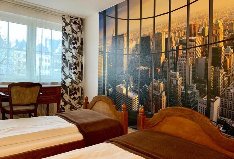 شقة 3 غرف, Altstadthotel Hayk Am Rhein