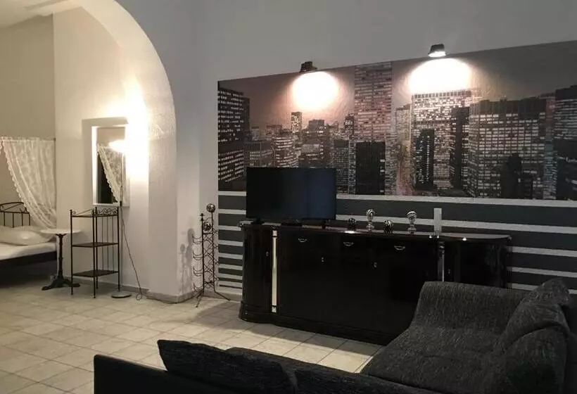 スーペリアスタジオ, Altstadthotel Hayk Am Rhein