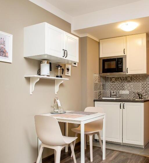 标准工作室, City