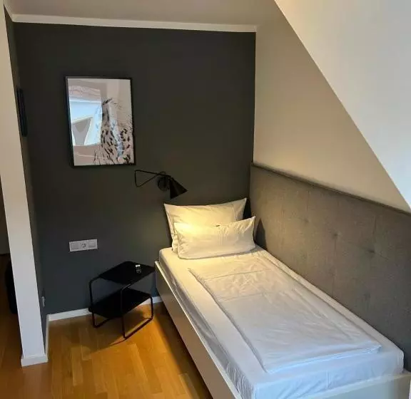 اتاق استاندارد یک نفره, Dk Hotel Deutscher Kaiser