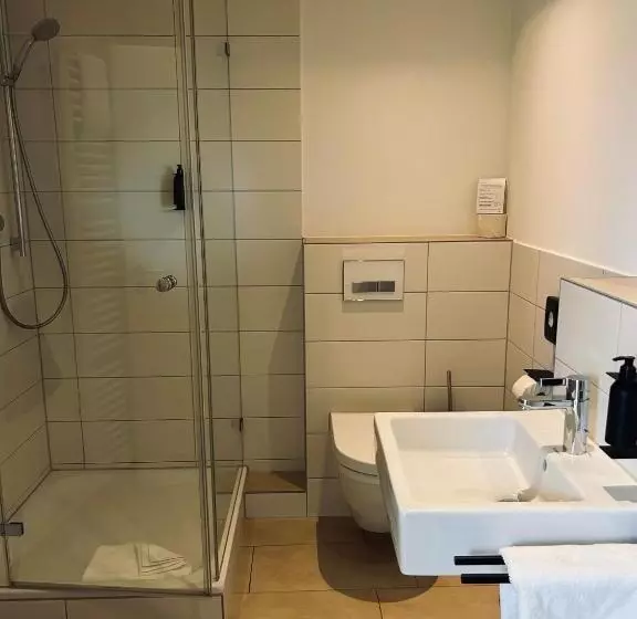 اتاق استاندارد, Dk Hotel Deutscher Kaiser