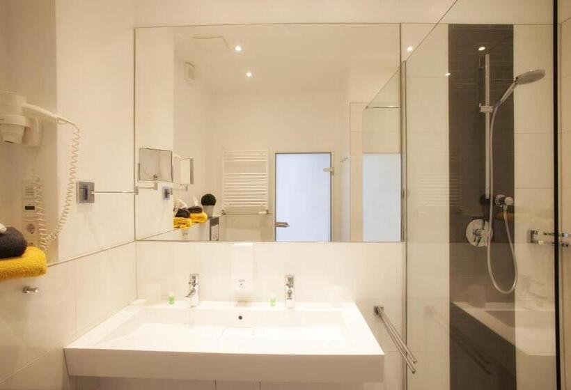 חדר סטנדרט עם מרפסת, Ebner   Boutique Hotel & Konditorei