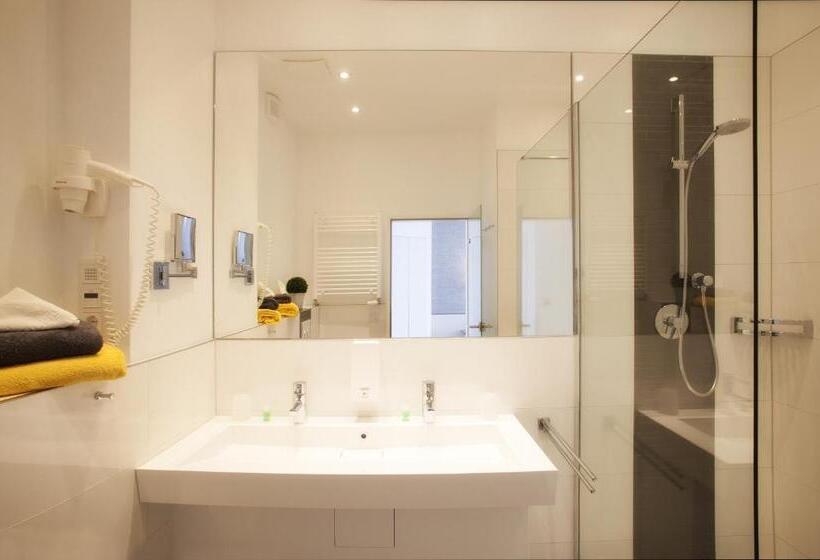 غرفة قياسية ثلاثية, Ebner   Boutique Hotel & Konditorei