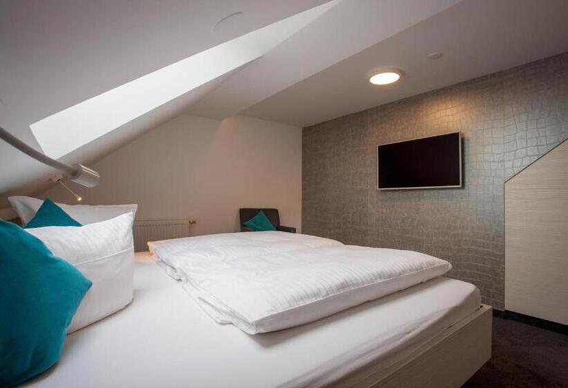 جناح, Ebner   Boutique Hotel & Konditorei