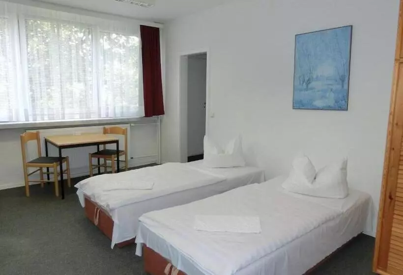 اتاق استاندارد با سرویس بهداشتی مشترک, & Gästehaus Rostock Lütten Klein