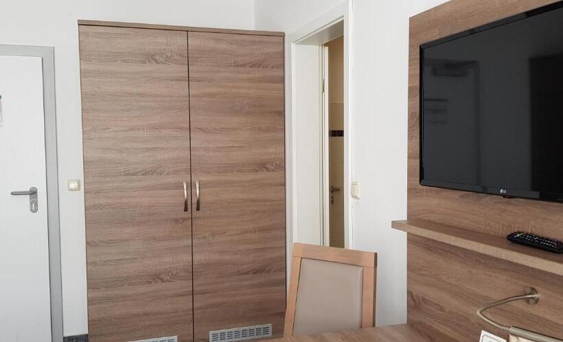 חדר קומפורט, & Gästehaus Rostock Lütten Klein