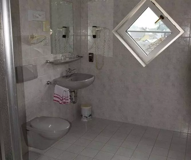 Quarto standart individual, Gruner Baum