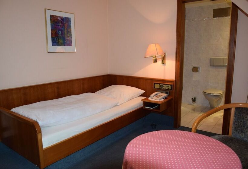 غرفة قياسية فردية, Gruner Baum