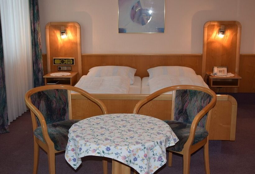 غرفة قياسية, Gruner Baum