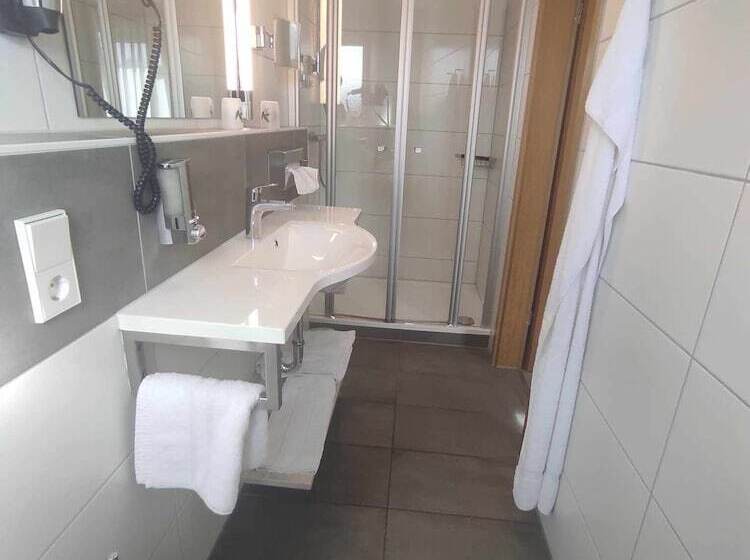 غرفة قياسية, Gruner Baum