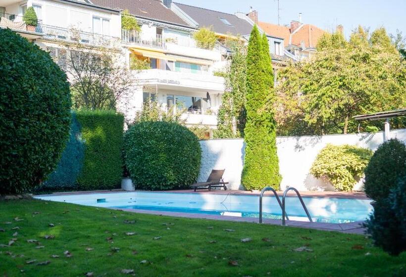 חדר קומפורט לשלושה, Haus Am Zoo