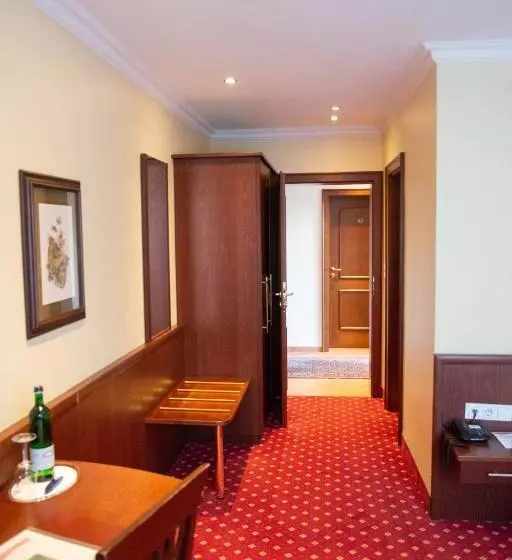 اتاق راحتی یک تخته, Haus Am Zoo