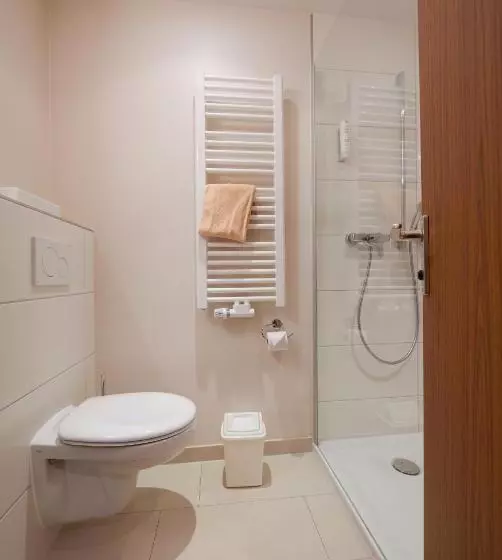 اتاق استاندارد یک نفره, Inntalhof