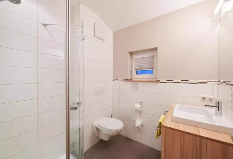 اتاق پریمیوم یک تخته, Inntalhof