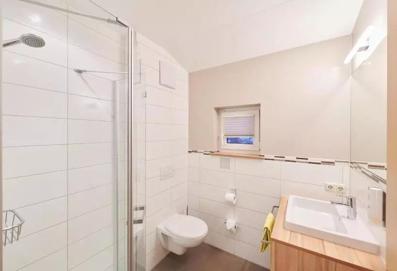اتاق پریمیوم یک تخته, Inntalhof