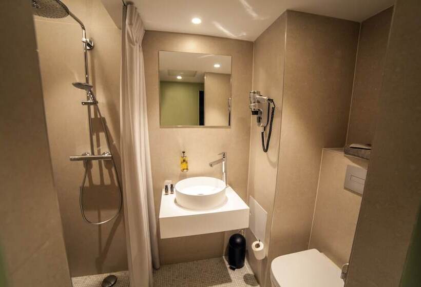 스탠다드 싱글 룸, La Valiz