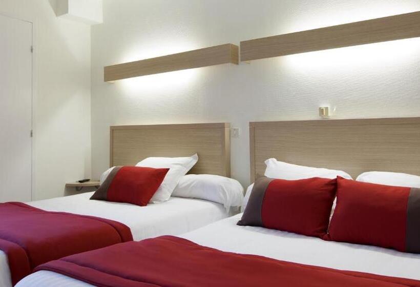 Номер Стандарт Трехместный, Logis Hotel Chateaubriand