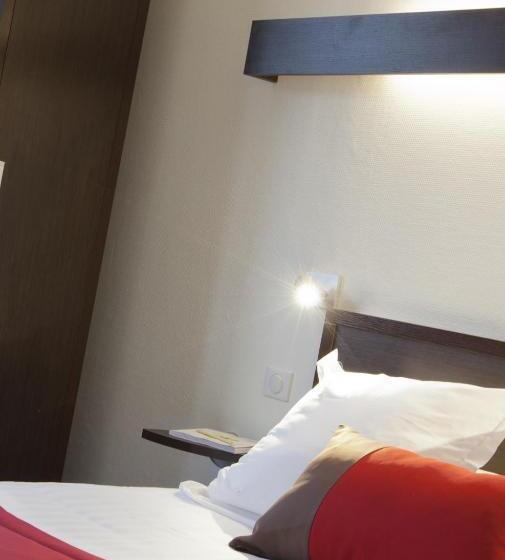 Номер Стандарт Трехместный, Logis Hotel Chateaubriand
