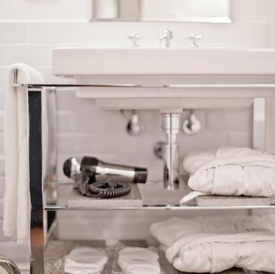 Deluxe Zimmer interior, Louis