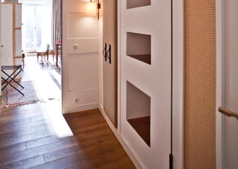 디럭스 전망 룸, Louis