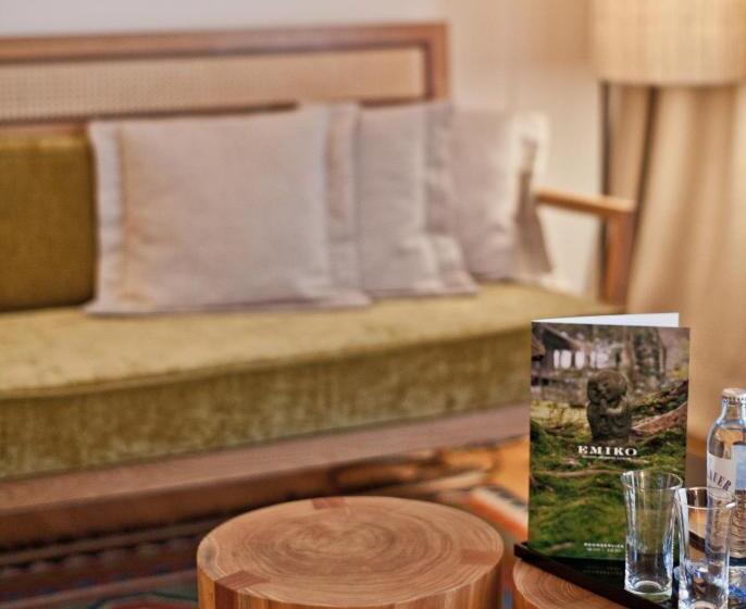 디럭스 전망 룸, Louis