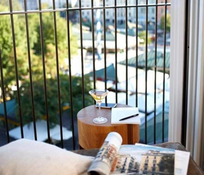 디럭스 전망 룸, Louis