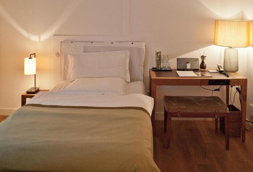 스탠다드 싱글 룸, Louis