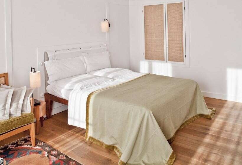 Deluxe Zimmer interior, Louis