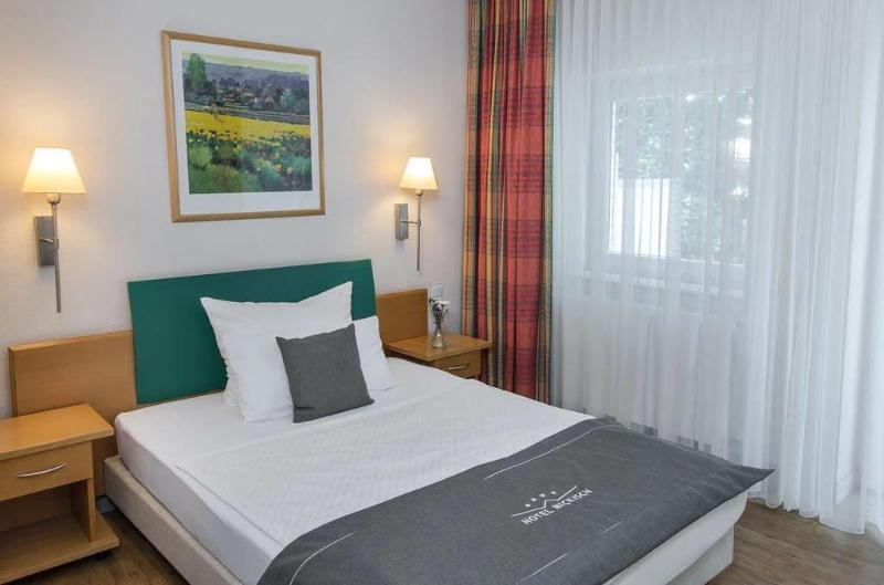 标准单人间, Nickisch