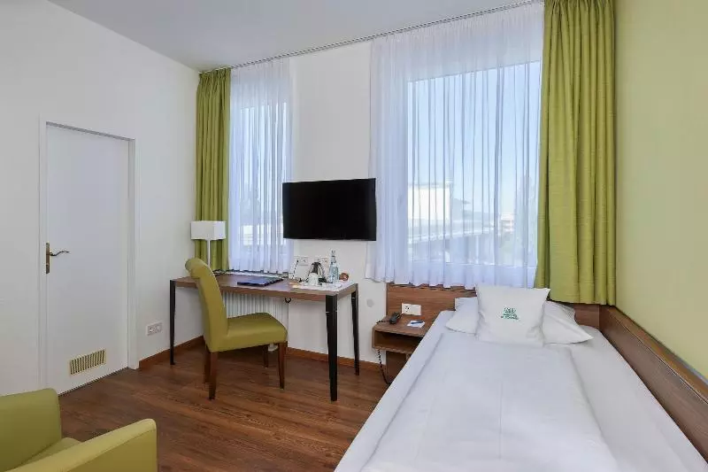 景色の見えるスタンダードシングルルーム, Parkhotel St.leonhard