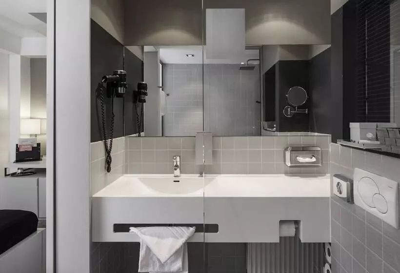 Standard Yhden Hengen Huone, Pearl Design Hotel   Frankfurt City