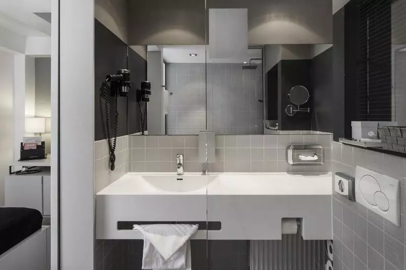 Standard Yhden Hengen Huone, Pearl Design Hotel   Frankfurt City