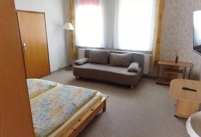 スタンダード4人部屋, Pension Am Kurmittelhaus