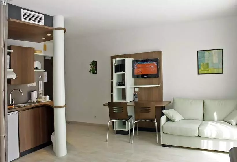 コンフォーとスイートルーム, Suite Home Apt Luberon