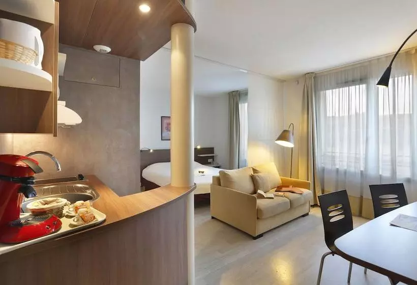 スーペリアースイート, Suite Home Apt Luberon
