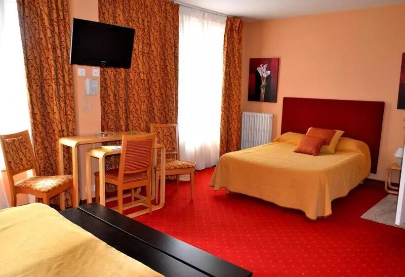 اتاق استاندارد چهار تخته, Brit Hotel Essentiel Pontivy Robic