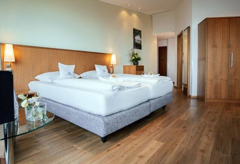 Номер Стандарт Вид на Озеро, Parkhotel St.leonhard