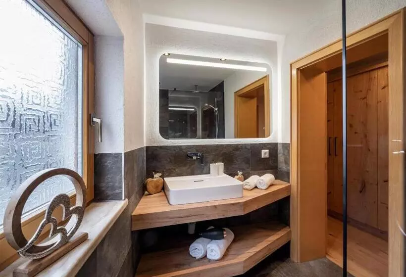 کلبه ییلاقی, Sporthotel Tirolerhof