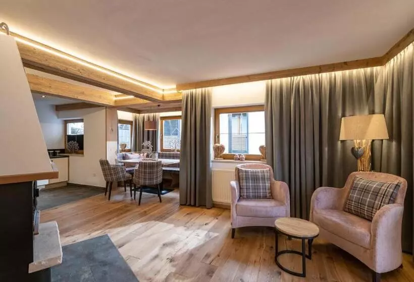 کلبه ییلاقی, Sporthotel Tirolerhof