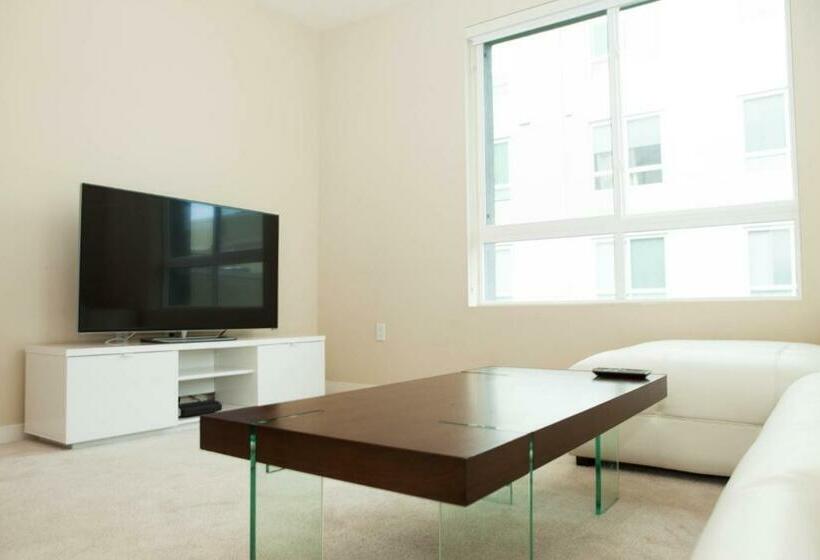 شقة غرفة واحدة, Central Apartment