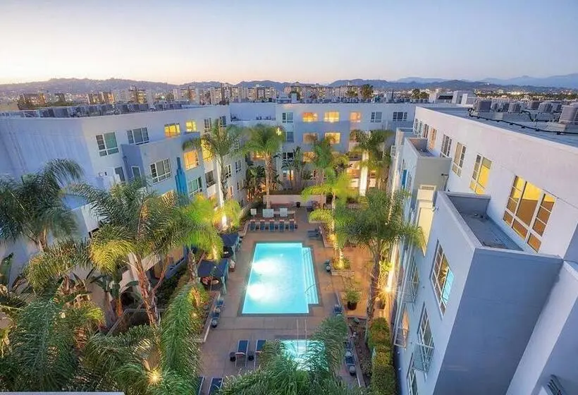 バルコニー付き1ベッドルームアパートメント, Central Apartment